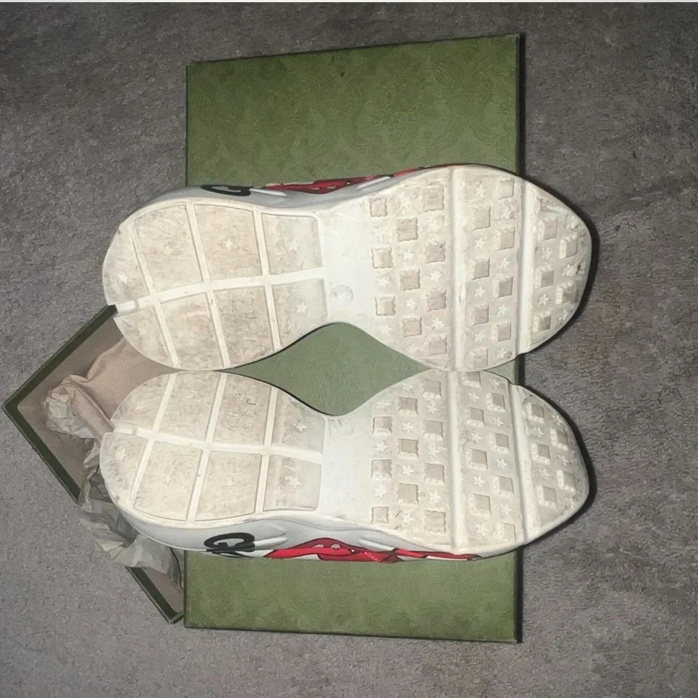 Gucci Rython Sneakers - Picture 7 of 8